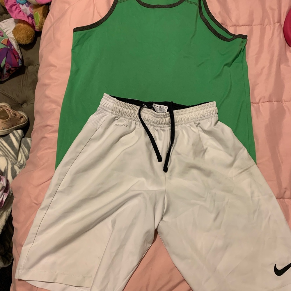 Men’s Nike dry fit White shorts
